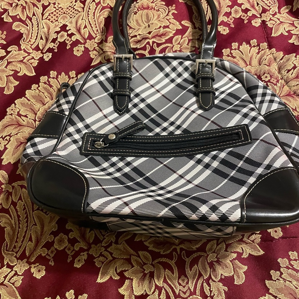 Burberry London black white and gray clean in side and outside - Picture 9 of 9